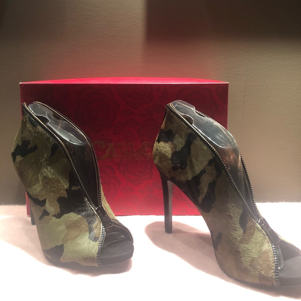 Carlos Santana Camo Heels